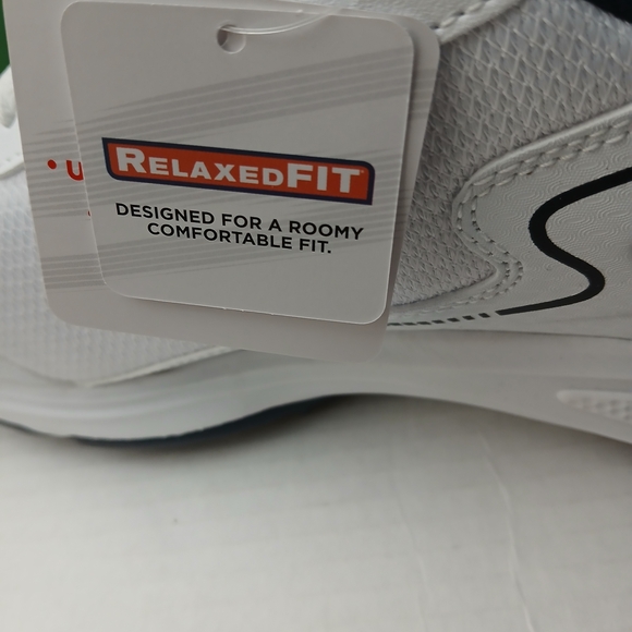 Skechers White/Navy Water Repellent Sneakers Go Golf Torque Size 10 New $55 - Picture 9 of 11